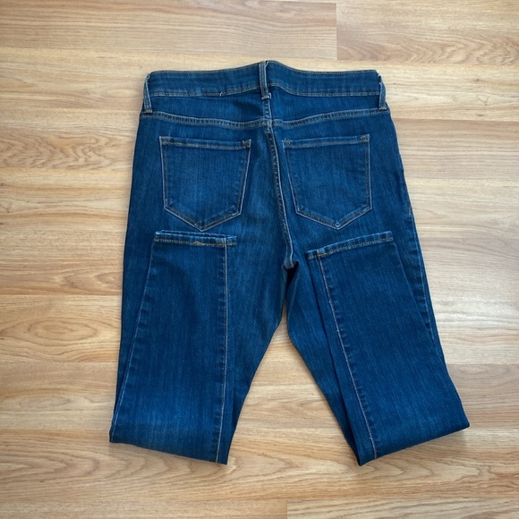 Old Navy Rockstar Super Skinny Petite Jeans - Picture 2 of 8